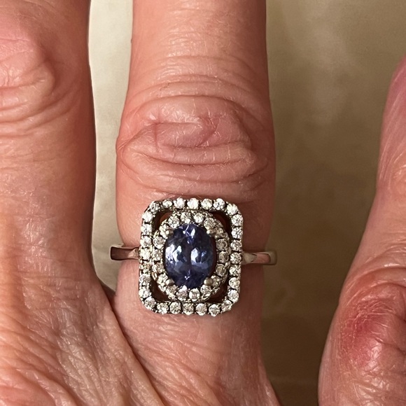 Beautiful Geniune Tanzanite and White Sapphire set in Sterling silver - Picture 3 of 4